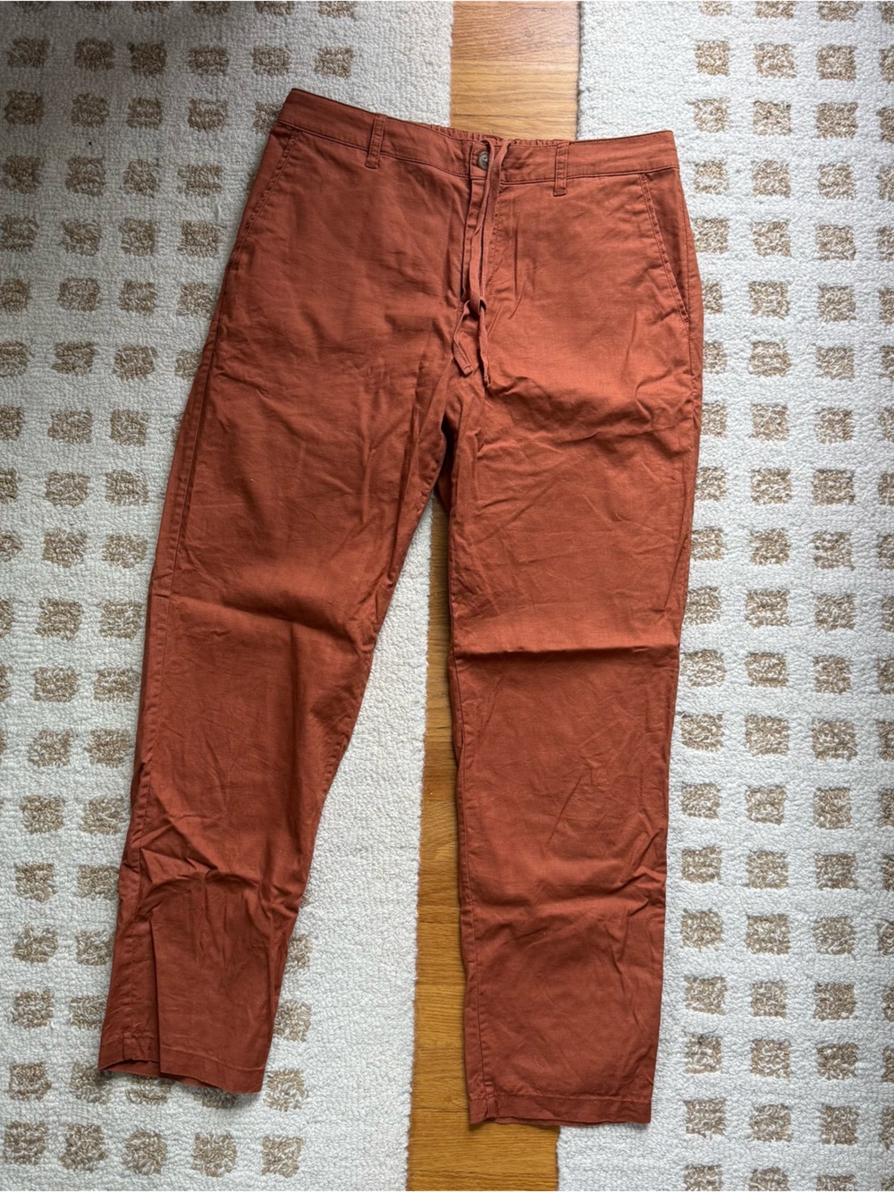 Uniqlo cotton and linen drawstring straight leg pant